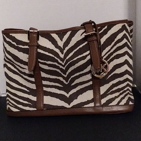 Michael Kors Handbags - Michael kors purse